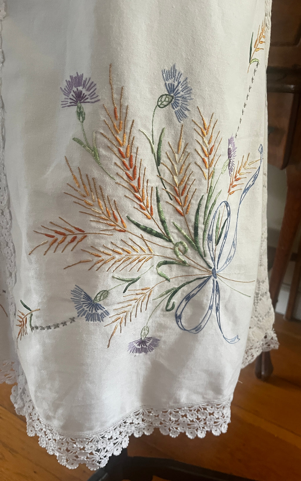 Sleeveless embroidered cotton dress