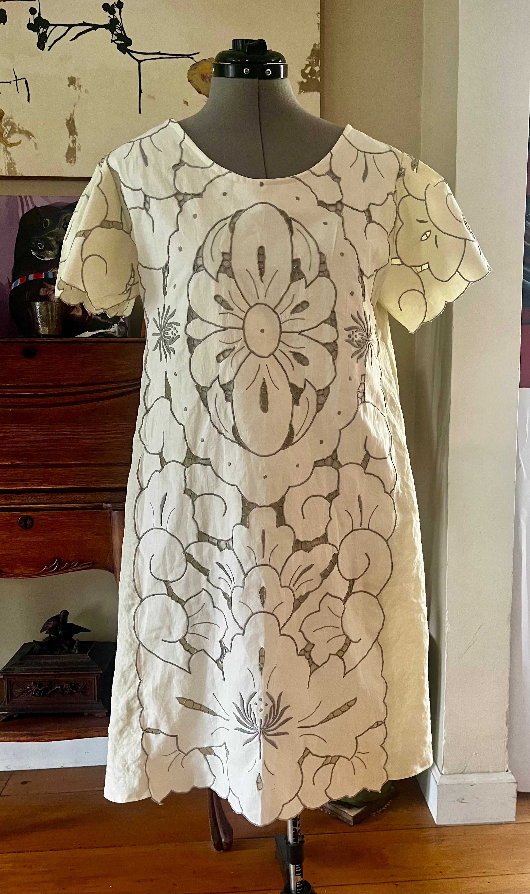 Short sleeve linen dress with beautiful cutwork
