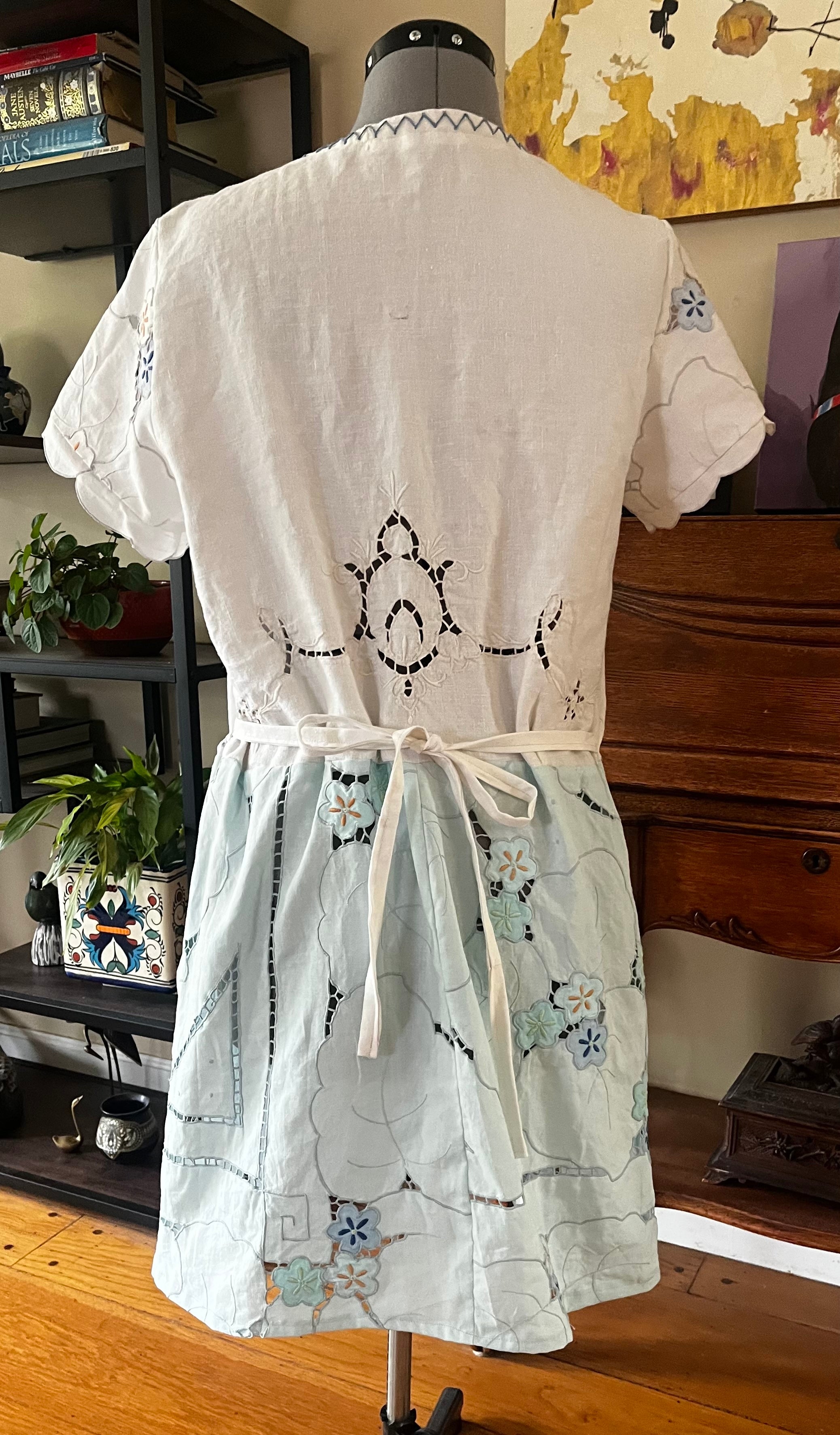 Two tone short sleeve dress with cutwork and applique flowers